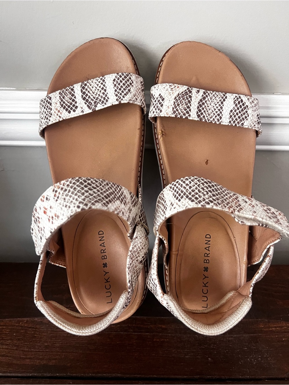 Lucky Brand Tan and White Snake-Print Strap Sandals Size 8.5